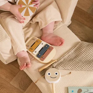 1000976-Armchair-foldable-off-white-1000955-Music-set-brown-EWM_5-SS25_Fill_600x900_50_50_webp