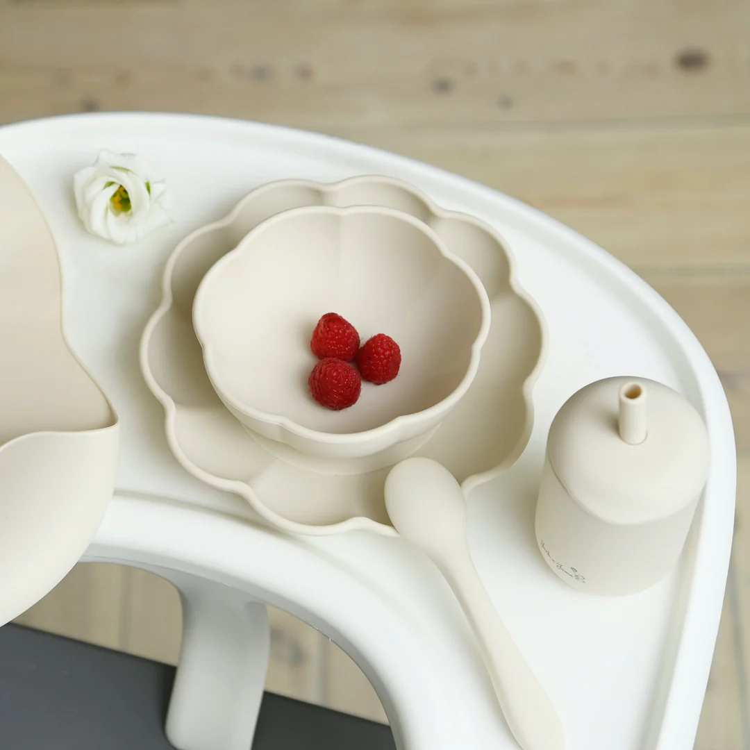 Valgymo indelių komplektas „Kreminė gėlė“ - Image 3