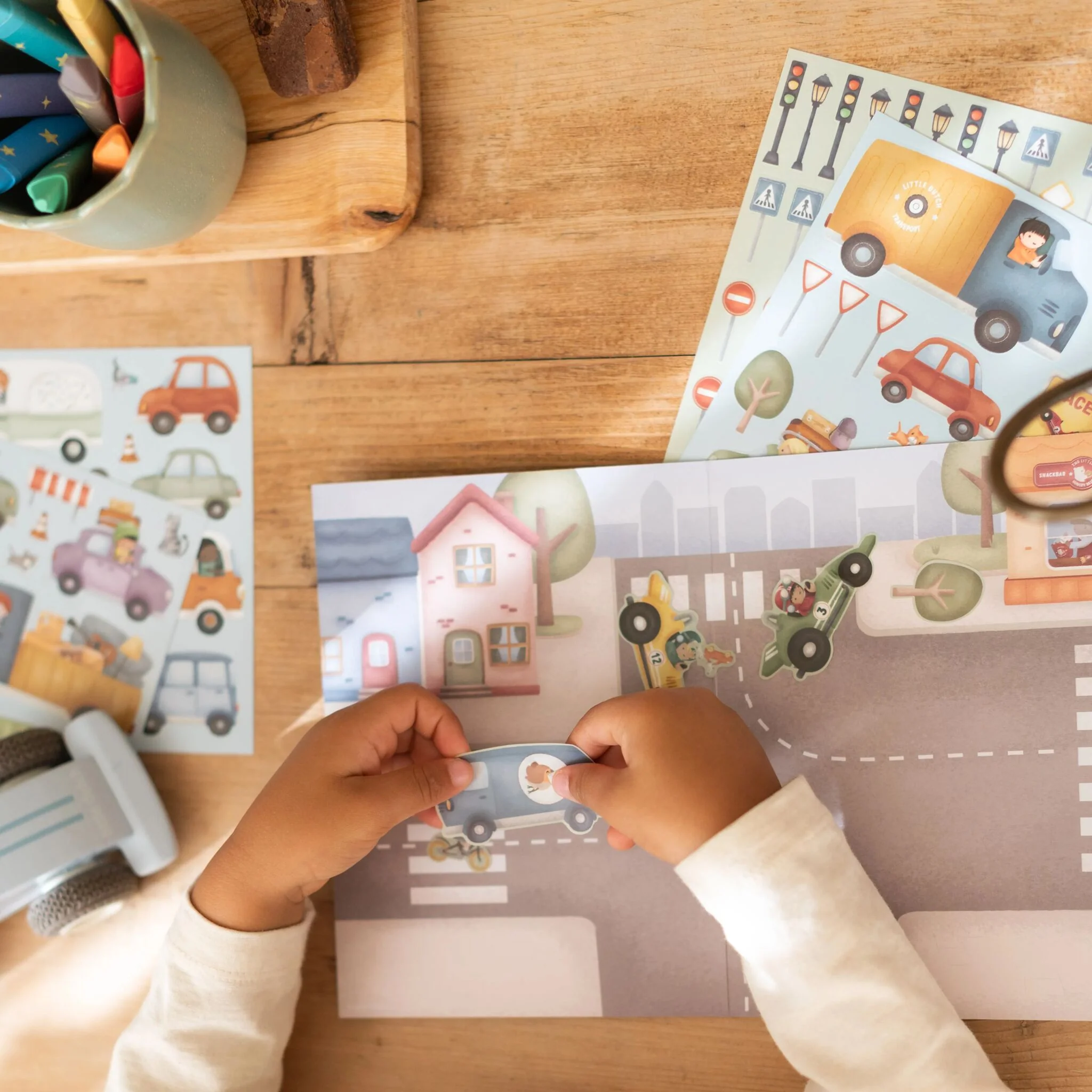 Lipdukų istorijų knygelė „Jim ir draugai“ - Image 4